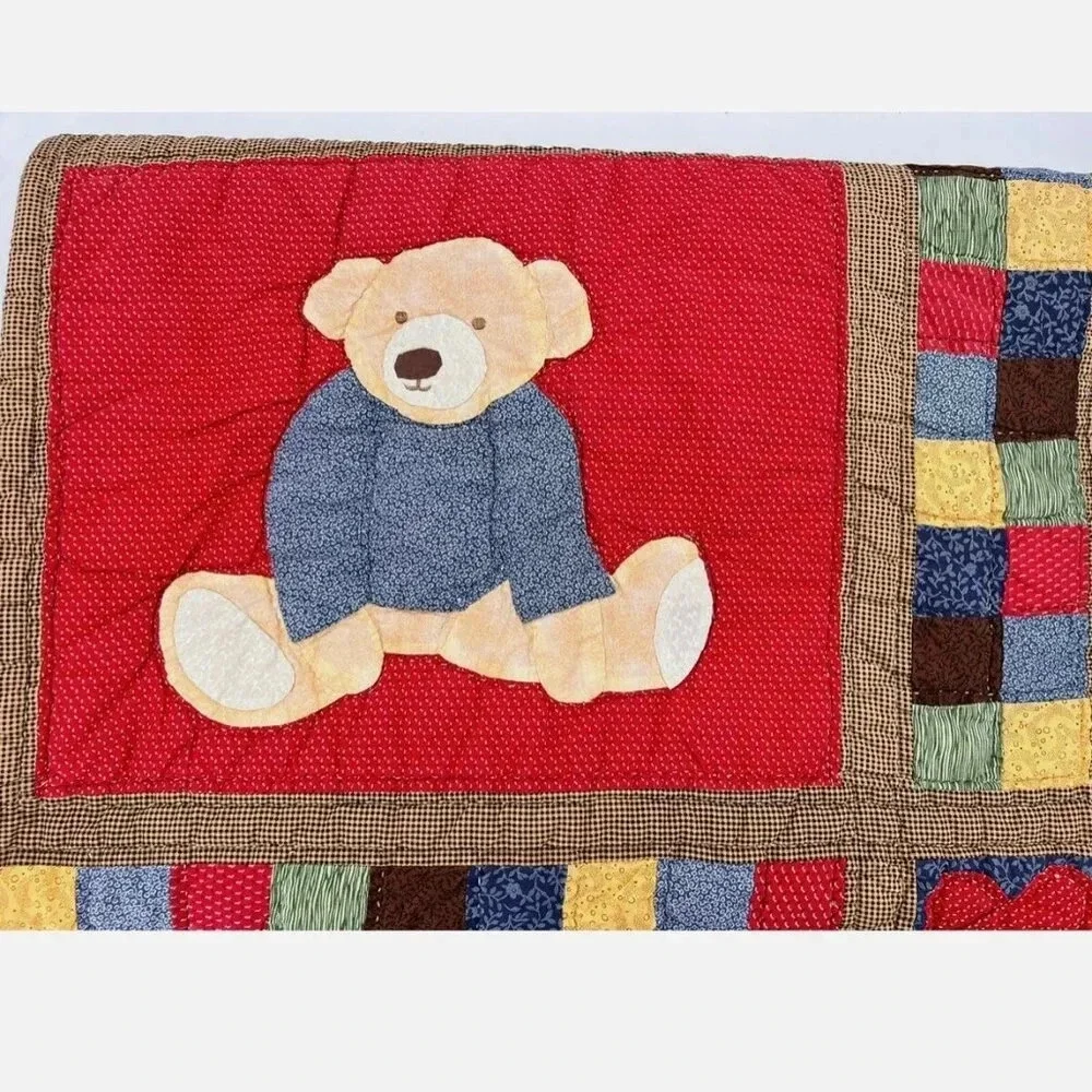 Vintage Handmade Teddy Bear Quilt Crib Size Throw Wall Hanging